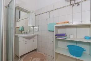 Holiday apartment with sea view and air conditioning - Image 2
