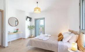 Roots Villa - Image 5