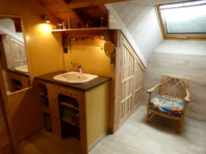 Chalet house facing nature - Image 4
