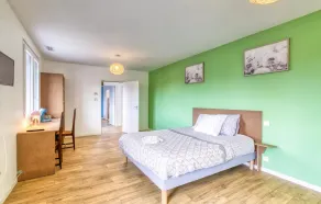 Stunning home in Albi - Image 4