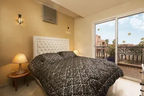 Duplex apartment with private pool - Image 4
