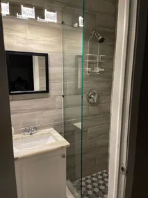 MAISON DE PISCINE massive, 6 chambres, 4 salles de bain complètes, près de la plage! - Image 4