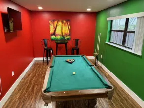 Relax . safe .shopping ,quiet environment , pool table  swimming pool - Image 2