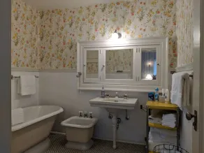 Family-friendly 5-Star Rated 19th Century Restored Mansion - Image 4