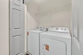 Charming 2BR Escape with Fast WiFi - Image 4
