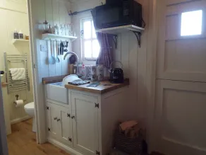 Shepherds Hut with stunning views located on the edge of the peak district - Image 4