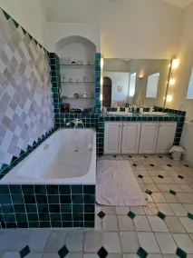 \"Residence with character, unique and quiet, close to Gordes\" - Image 3
