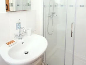 Cottage-SDB privée avec douche-Vue sur Jardin - Image 4