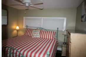 Propriété riveraine avec un pittoresque chalet d'une chambre profiter du charme de la Floride - Image 5