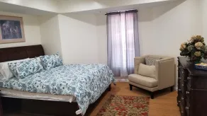Beautiful 2BR Walkout Fenced & Gated Villa, Onsite parking, Pet friendly-2+acres - Image 5
