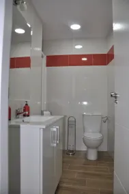 COMPLETELY RENOVATED HOUSE WITH FREE WIFI - Image 3