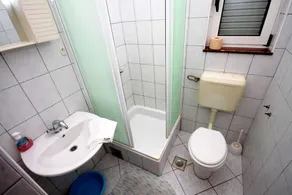 1-Zimmer-Ferienwohnung mit Balkon und Meerblick Grebastica, Sibenik (A-4867-a) - Image 3