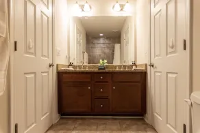 Gorgeous 3000+ SF, 5BR, 5BA -10 min to DC - Families, Arlington Cemetery - Image 5