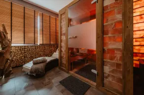 Helle, neu renovierte Suite mit hochwertigen Schreinermöbeln und zwei Balkonen - Image 3