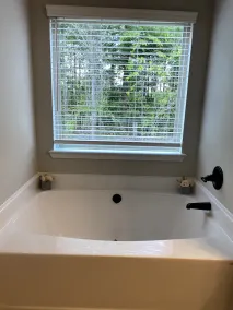 **COZY New Home/Near AIRPORT/Quiet Neighborhood/Free Parking  - Image 4