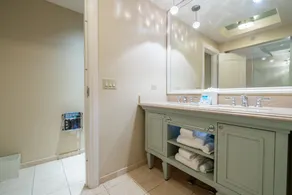 San Antonio | Couples Resort Stay | Pool + Spa | 1BR Suite - Image 4
