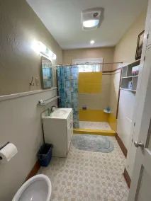 Downtown cozy upstairs one bedroom apt - Image 3