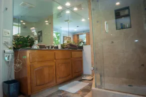 Le quatre chambres / deux salles de bain récemment rénovées Shangri La! - Image 2
