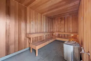 Prime position 1.5 BR w/ view/ parking / roof pool - Image 2