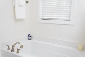 Luxury 3BR/3BA Smart Home Near ECU & Vidant Hospital w/ Fast WiFi & EV Charging! - Image 3