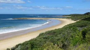 \"Seventh Heaven\" a family friendly holiday home. 2 levels, sleeps up to 9 - Image 5
