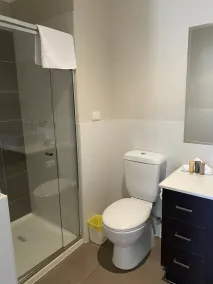 Cypress waterfront spa apartment - Image 4