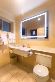 Atrium Inn - Image 2