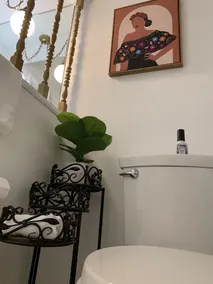 Pet Friendly, Near O’Hare, Fenced in, Cheerful Frida & Diego Home, up to 6 ppl - Image 3