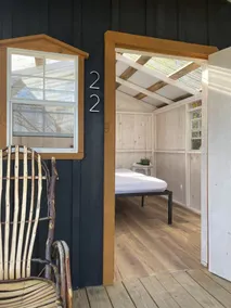 THE GRAPE ESCAPE - PET FRIENDLY! - OFF GRID - ROMANTIC LAKE VIEW - ON WINE TRAIL - Image 5