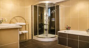 Duplex calme de 120 m² dans le centre historique - Image 3