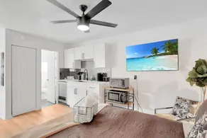ModernTropic Cottage w/ Private Fenced Yard & 4KTV - Image 5
