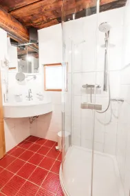 Cabana de montanha pitoresca com sauna no jardim e Wi-Fi gratuito - 10 minutos do centro de esqui - Image 4