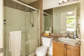Downtown Townhouse - Private Entrance (dog friendly) - Image 5