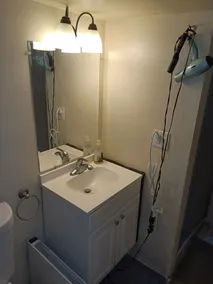 Nice Studio Basement apartment. .  FREE PARKING! - Image 4