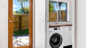 Hibiscus Dreaming - Walking distance to the beach - Image 2