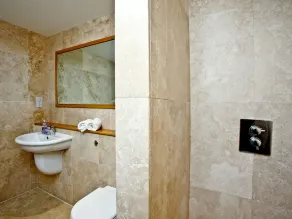 Alojamiento de 3 habitaciones en Newquay - Image 5
