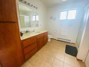 Auburn's Family Hideaway - 3 bedrooms with king bed, BBQ, Internet, jet tub - Image 4