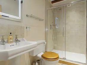 Alojamiento de 3 habitaciones en Middle Duntisbourne, near Cirencester - Image 3