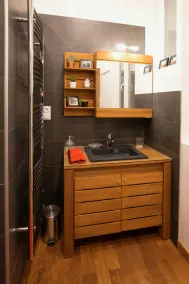 Luxury and comfort in the historic center of Bordeaux - Image 4