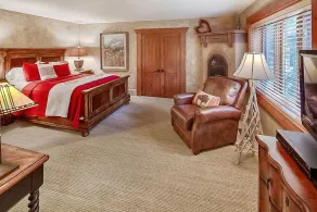 Eagles Nest Luxury Retreat, Views, Hot Tub, Walking distance to Resort - Image 4