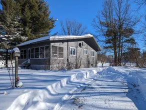 5- Olivier : Charming modern cottage by a river - Image 4