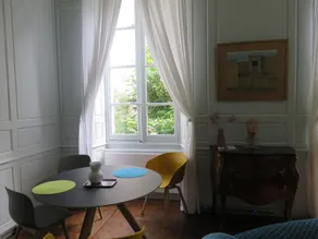 Quite apartment on garden, ideally located in the heart of La Rochelle - Image 5