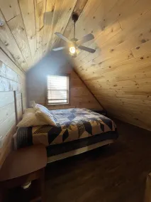 Cozy Cabin on the edge of town only 1/2 mile from Current River ! - Image 5