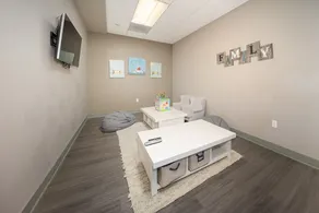 1 Schlafzimmer mit kostenfreiem WLAN, Flachbild-TV und neben dem Fraser River - Image 3