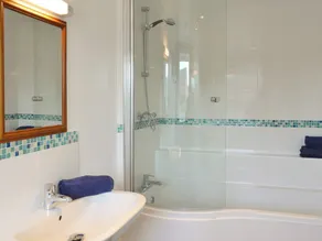4 bedroom accommodation in Rye Foreign, Rye - Image 2