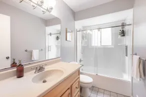 Secluded, Spacious 3BR/ 2BA Lake Country Getaway - Image 4