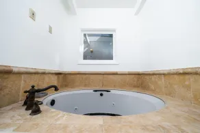 Brentwood Pool/Spa Home Close to Everything! - Image 4