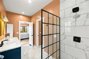 Eagles Nest 5 Bdrm Lakefront Luxury Retreat with Hot Tub and Moutain Views - Image 2