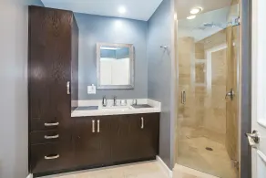 Contemporary Clean Luxury Museum Style Retreat with modern amenities - Image 4