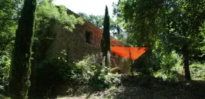 OVERHANGING A RIVER, SHEPHERD'S HOUSE, AUTHENTIC, FAMILY-FRIENDLY, WIFI - Image 2